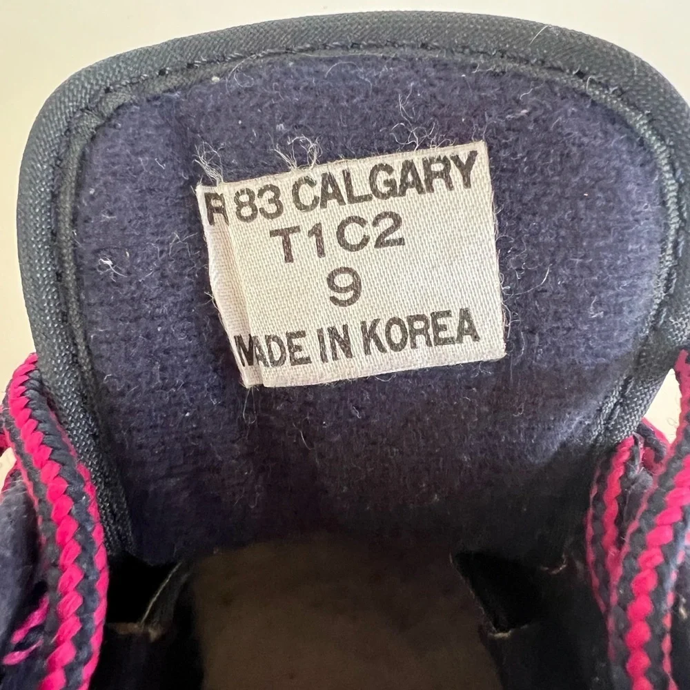G. H. Bass & Co Calgary Waterproof Rain Duck Boots in Navy/Pink, size 9